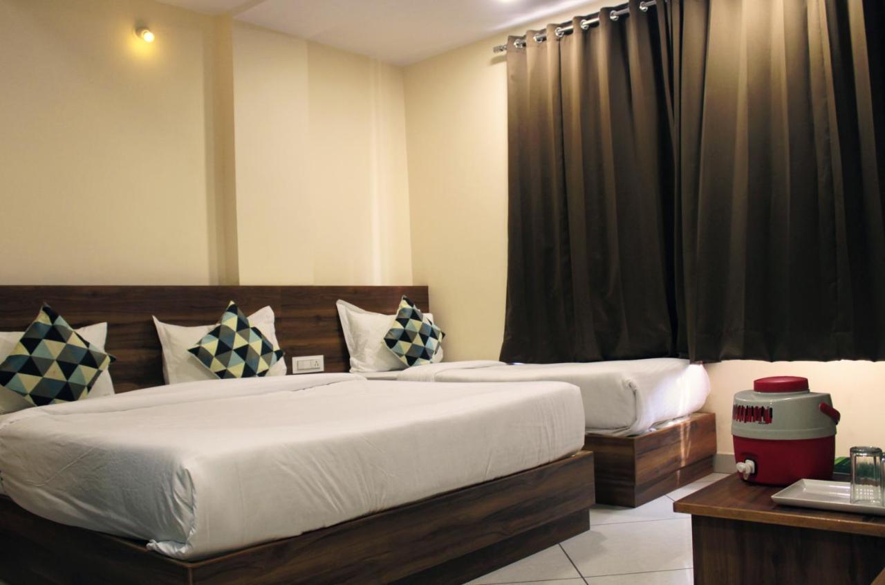 Maruti Group Of Hotels - Shri Naman Nāthdwāra Eksteriør bilde