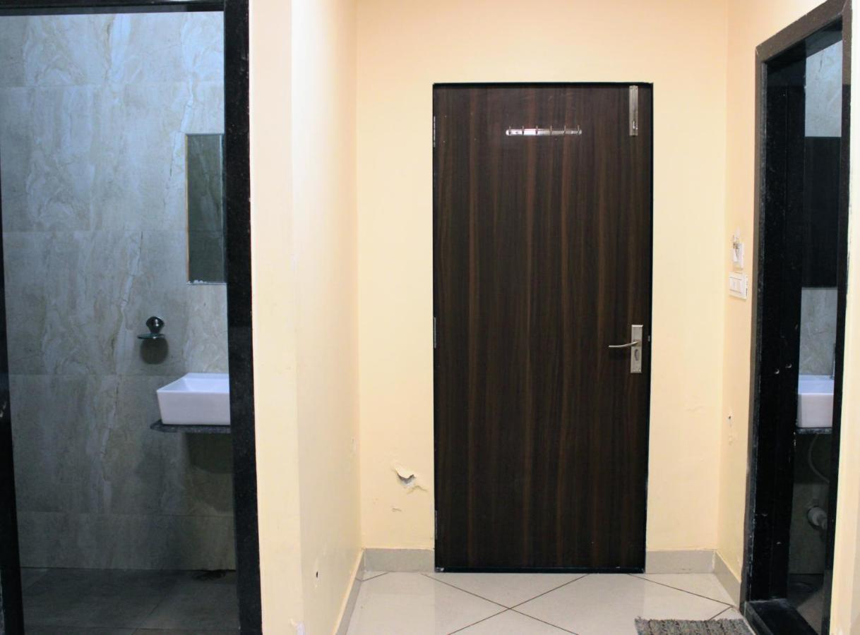 Maruti Group Of Hotels - Shri Naman Nāthdwāra Eksteriør bilde