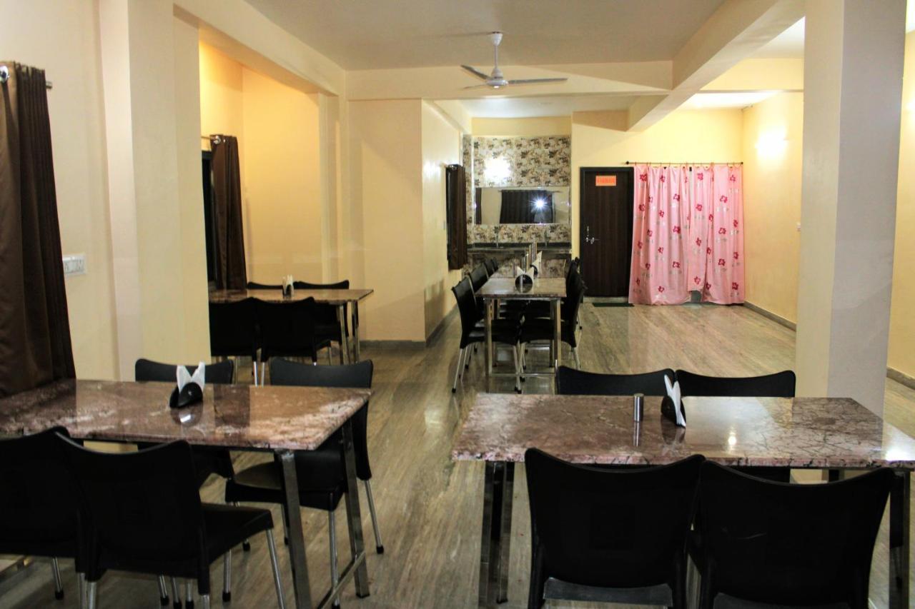 Maruti Group Of Hotels - Shri Naman Nāthdwāra Eksteriør bilde