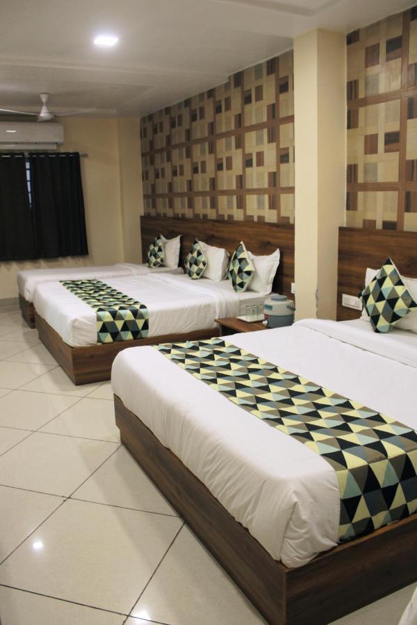 Maruti Group Of Hotels - Shri Naman Nāthdwāra Eksteriør bilde