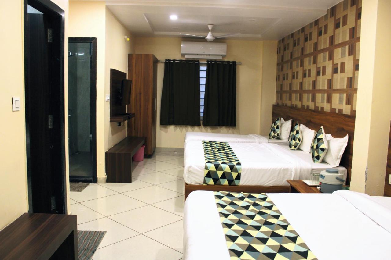Maruti Group Of Hotels - Shri Naman Nāthdwāra Eksteriør bilde