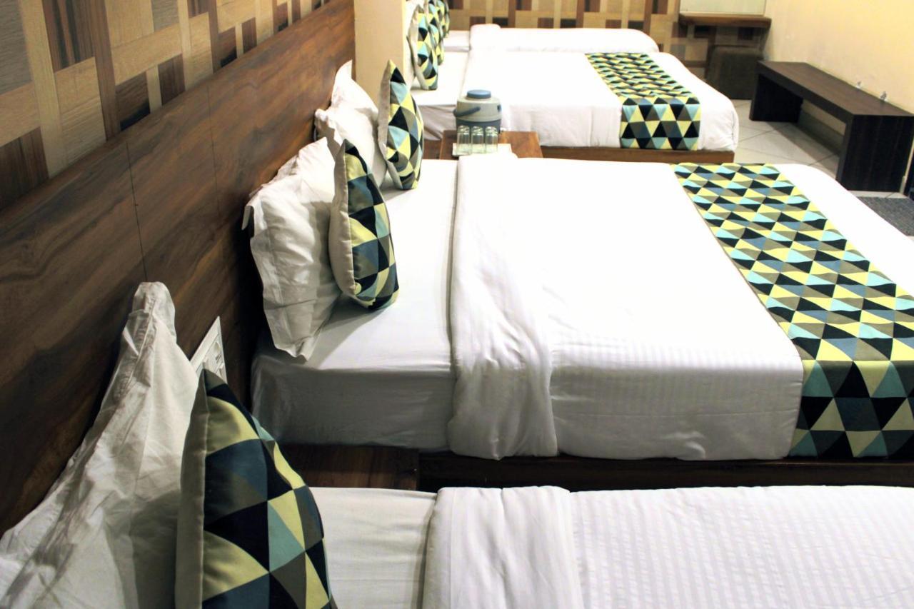 Maruti Group Of Hotels - Shri Naman Nāthdwāra Eksteriør bilde