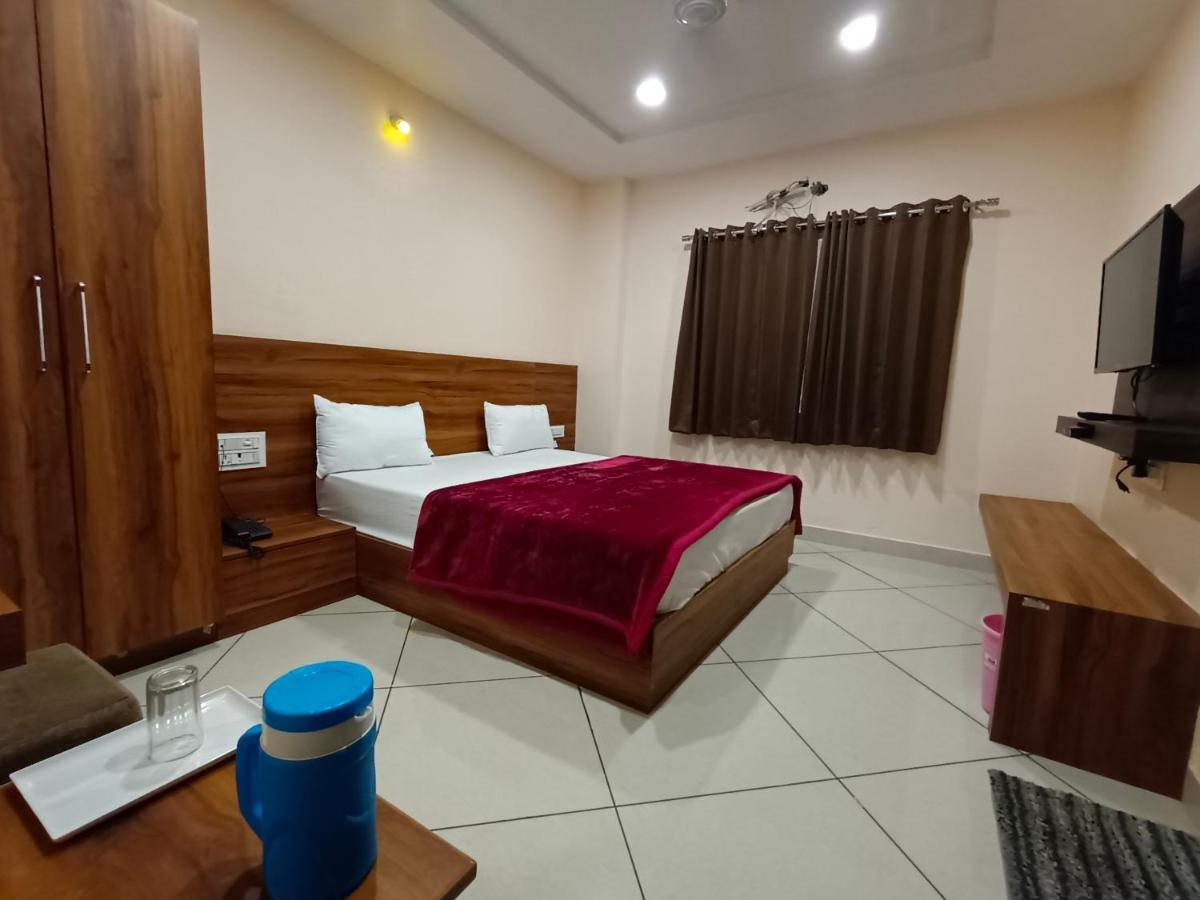 Maruti Group Of Hotels - Shri Naman Nāthdwāra Eksteriør bilde