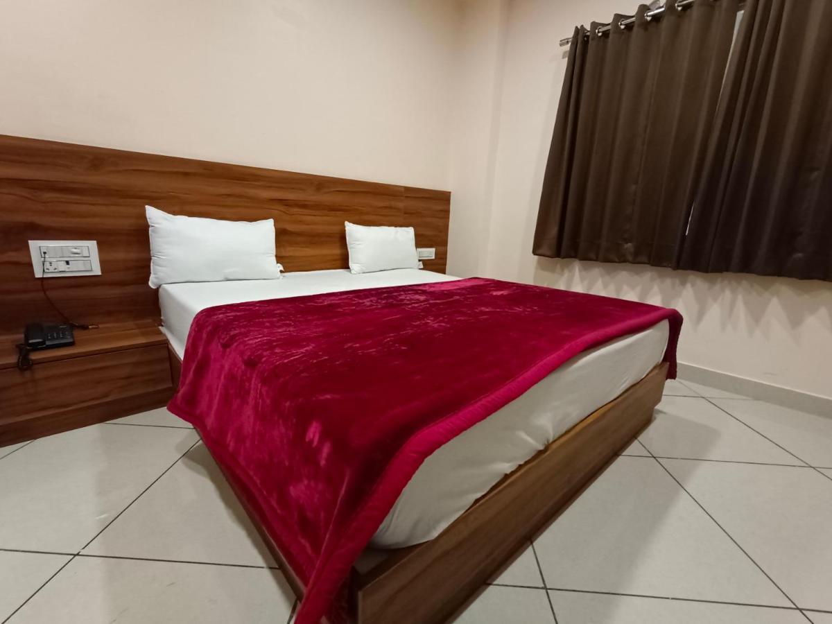 Maruti Group Of Hotels - Shri Naman Nāthdwāra Eksteriør bilde