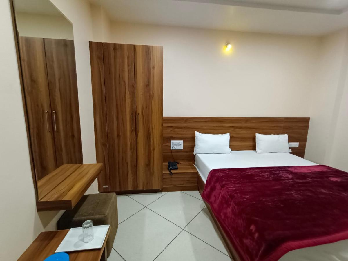 Maruti Group Of Hotels - Shri Naman Nāthdwāra Eksteriør bilde