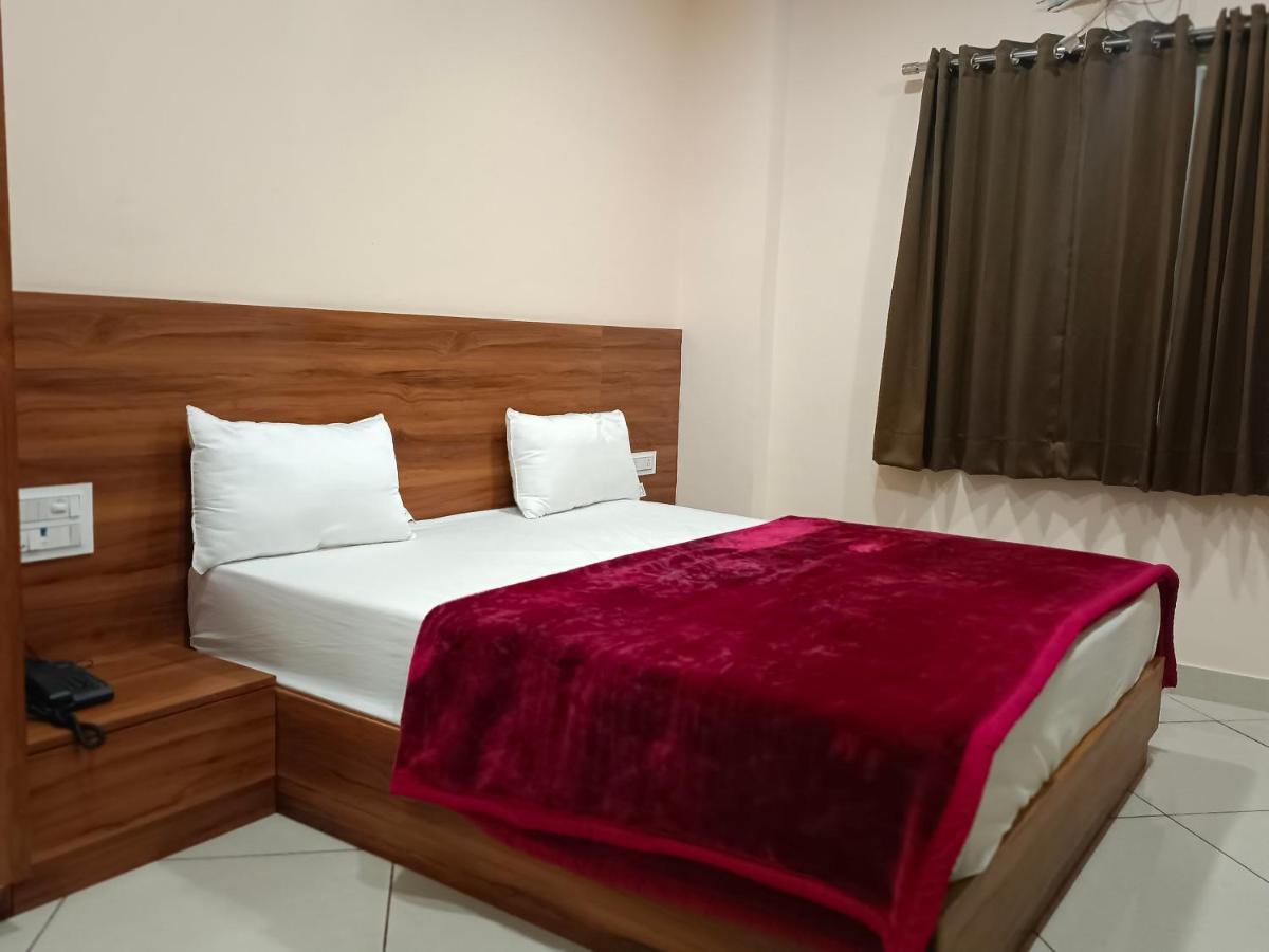 Maruti Group Of Hotels - Shri Naman Nāthdwāra Eksteriør bilde