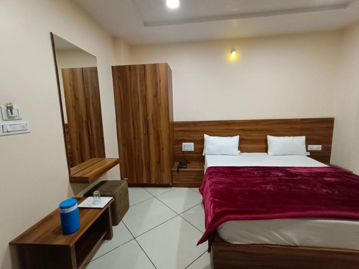 Maruti Group Of Hotels - Shri Naman Nāthdwāra Eksteriør bilde