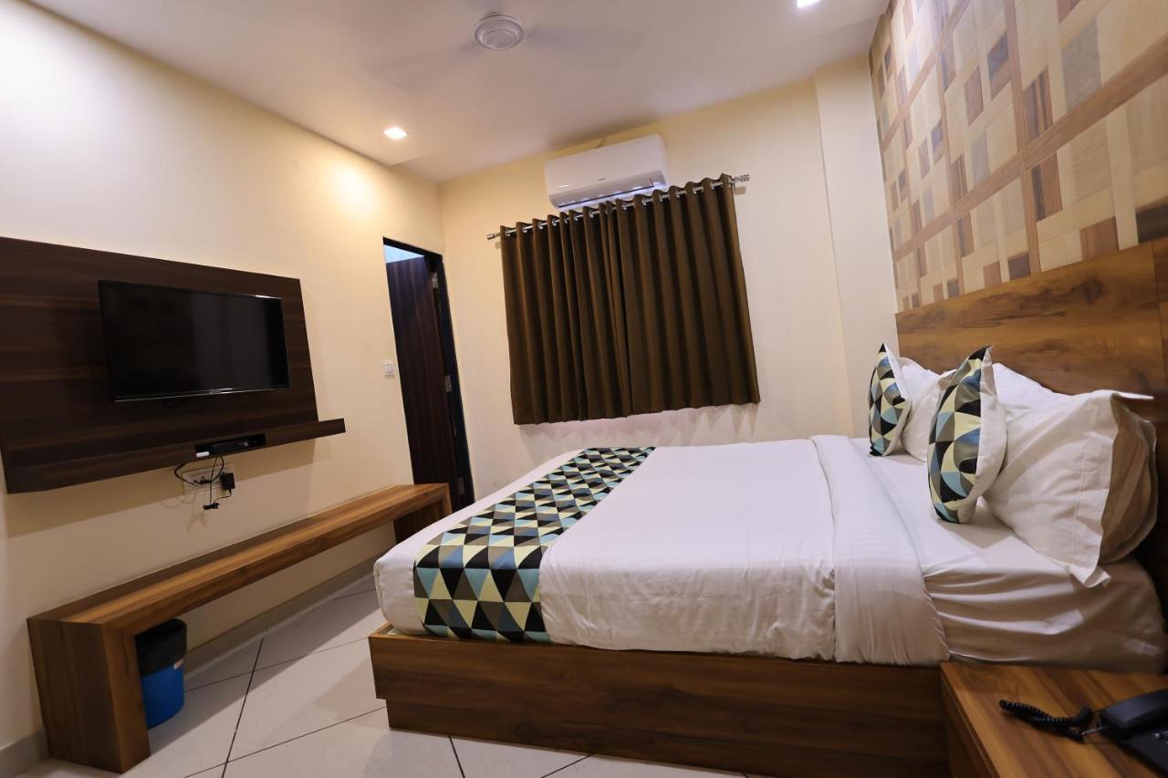 Maruti Group Of Hotels - Shri Naman Nāthdwāra Eksteriør bilde
