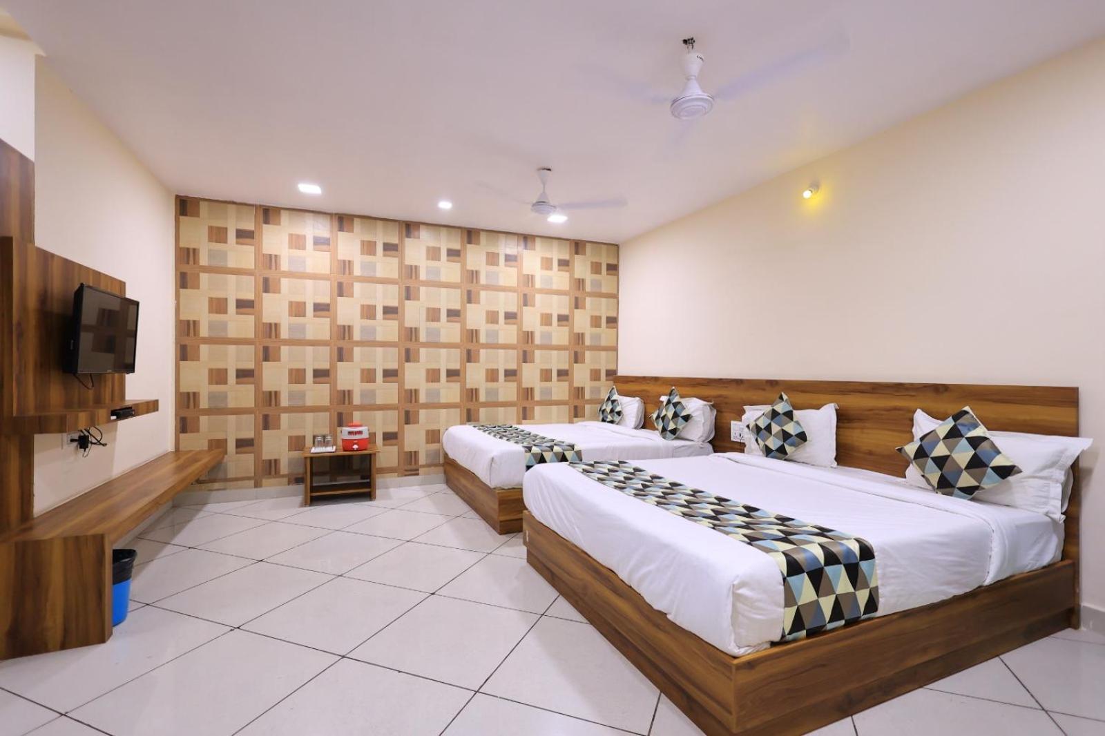 Maruti Group Of Hotels - Shri Naman Nāthdwāra Eksteriør bilde